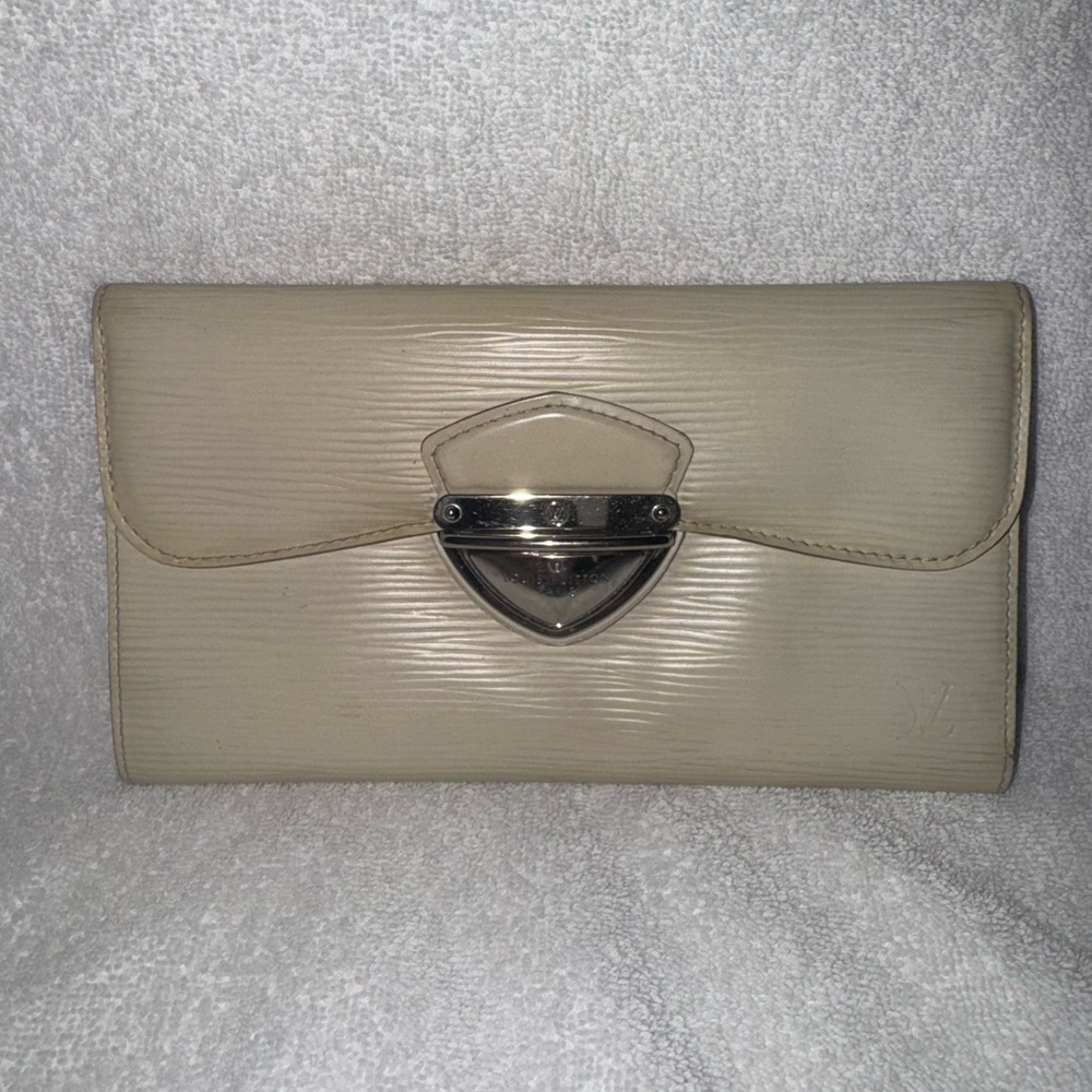 Louis Vuitton Cream Epi Clutch